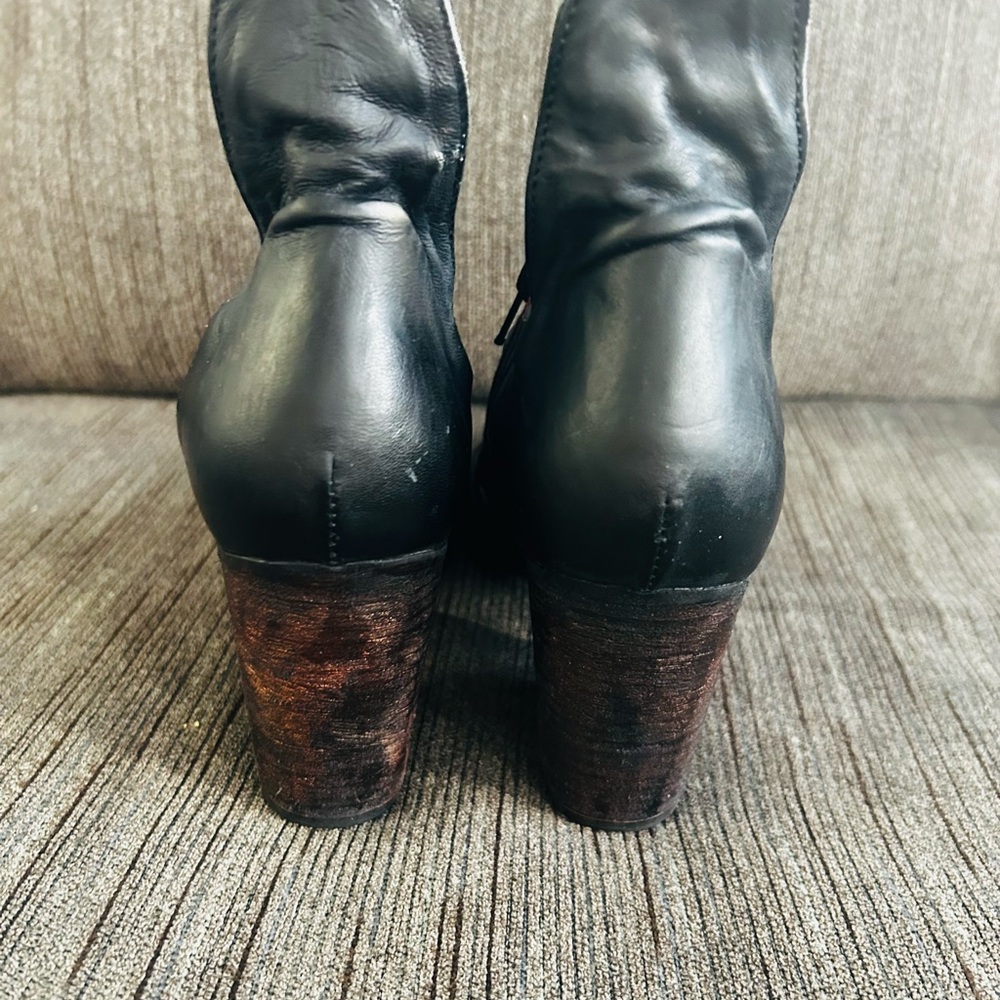 Papucei Ladies Size 40 Distressed Leather Ankle Boot - Picture 8 of 10